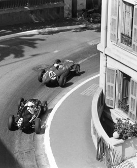 Moteur central - LAT Archive