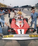 Pitstop Lauda - LAT Archive