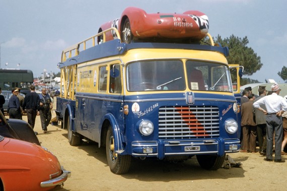 Maserati transporter - Motorsport Images